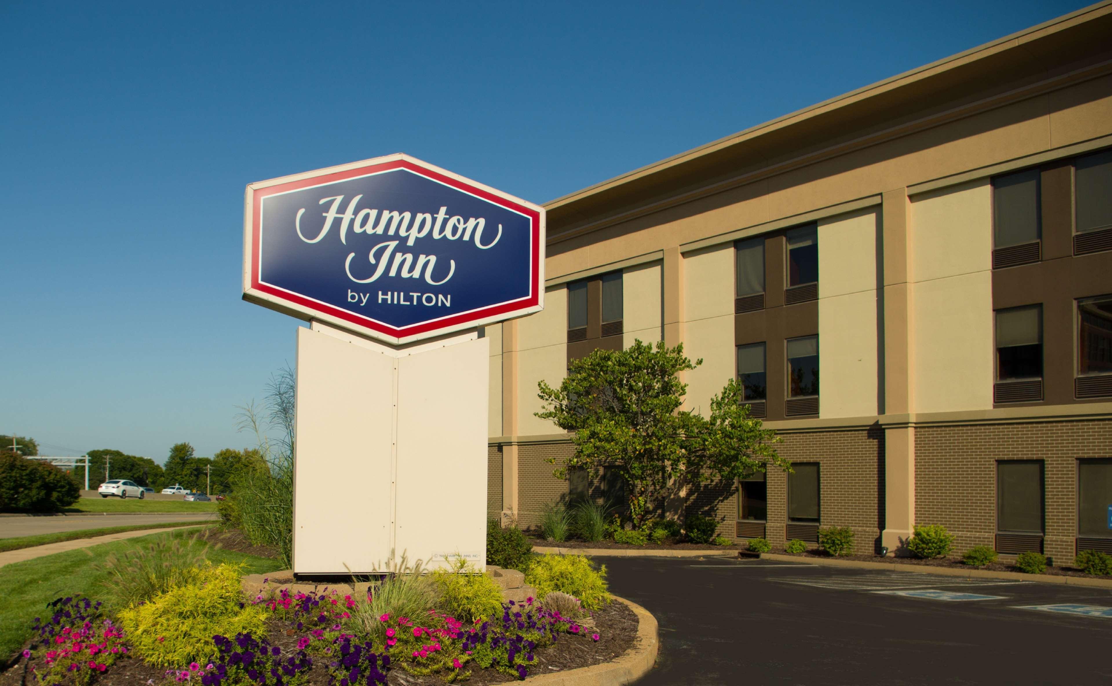 Hampton Inn St. Louis-Честерфилд Экстерьер фото