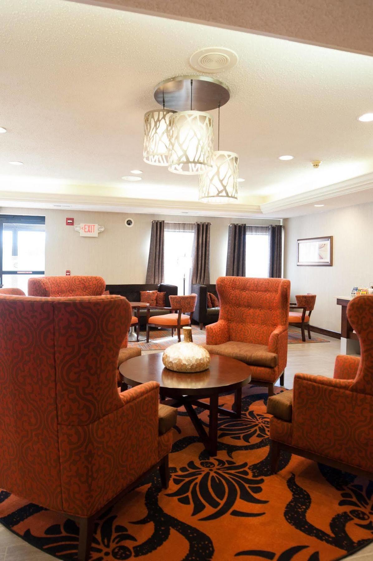 Hampton Inn St. Louis-Честерфилд Экстерьер фото